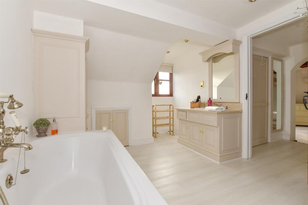 Additional property image - Glovers Lane, Hastingwood, Harlow, Essex