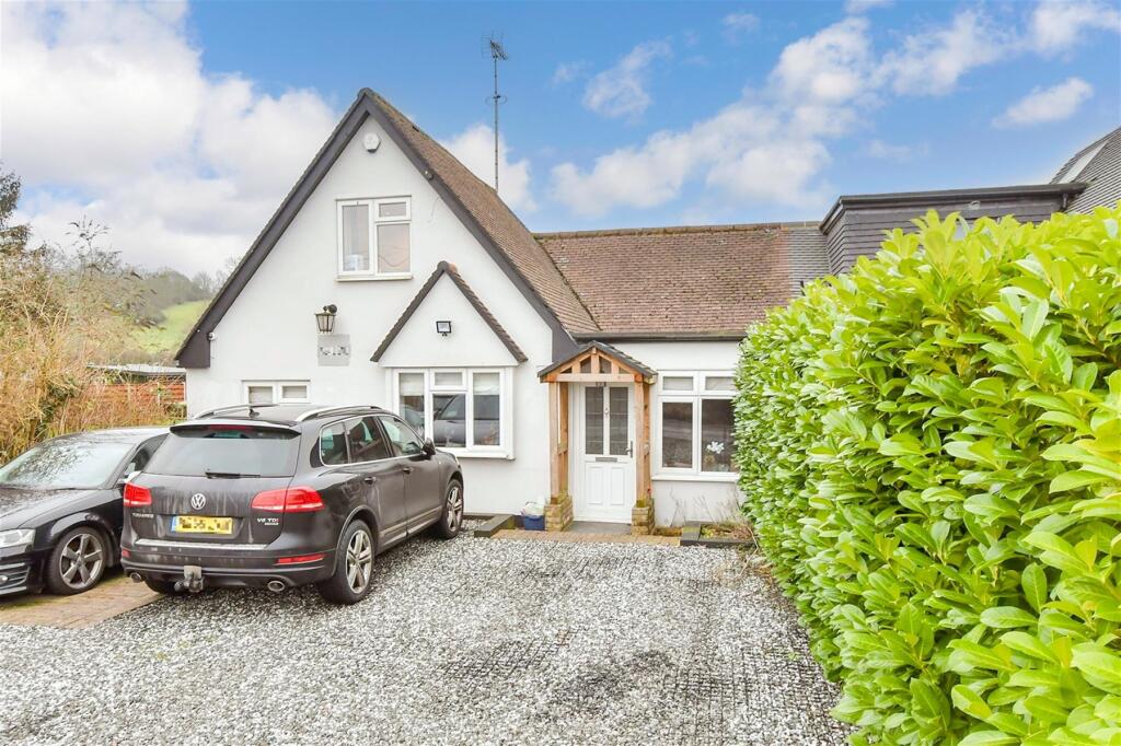 Additional property image - Sedge Green, Roydon, Essex