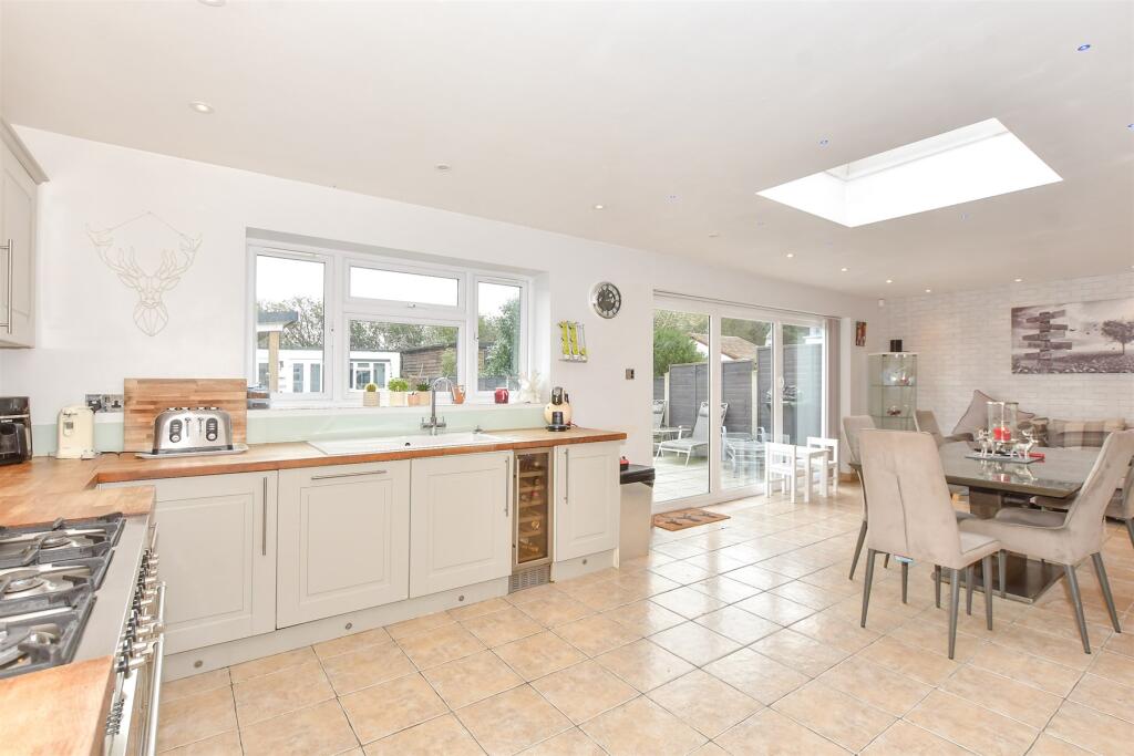 Additional property image - Sedge Green, Roydon, Essex