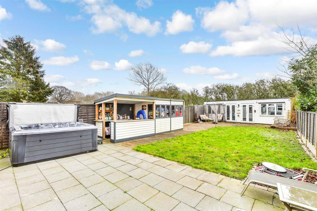 Additional property image - Sedge Green, Roydon, Essex