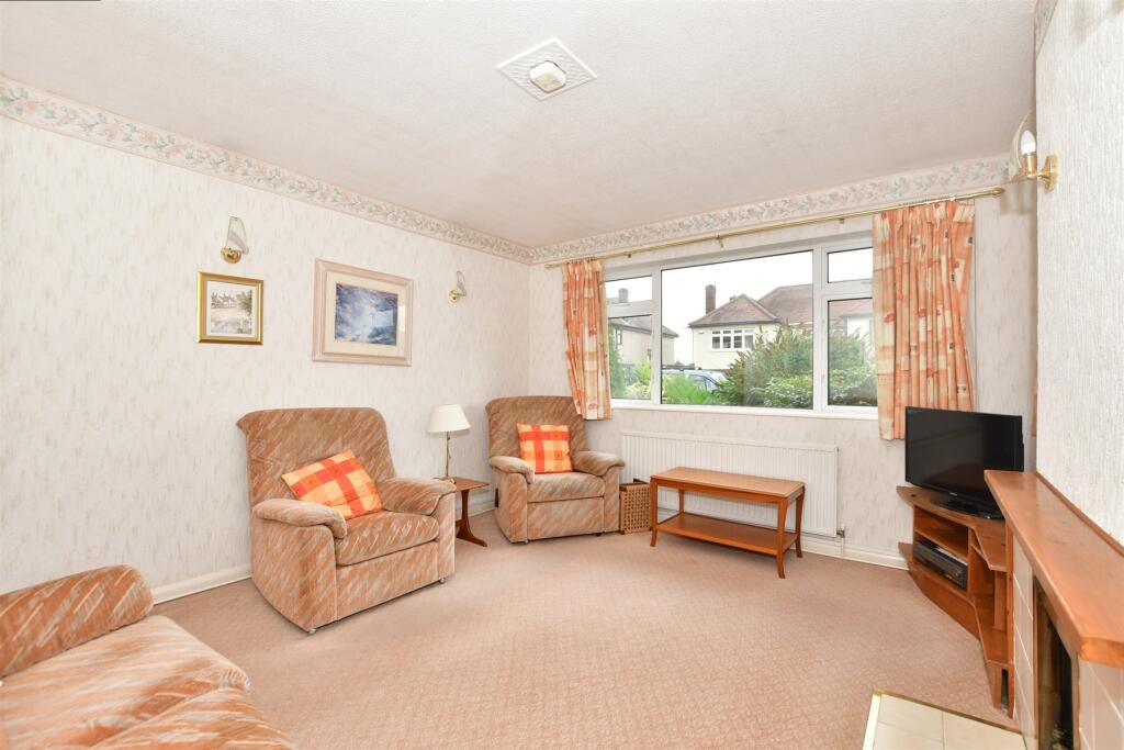 5 bedroom semidetached house for sale in Marlborough Gardens