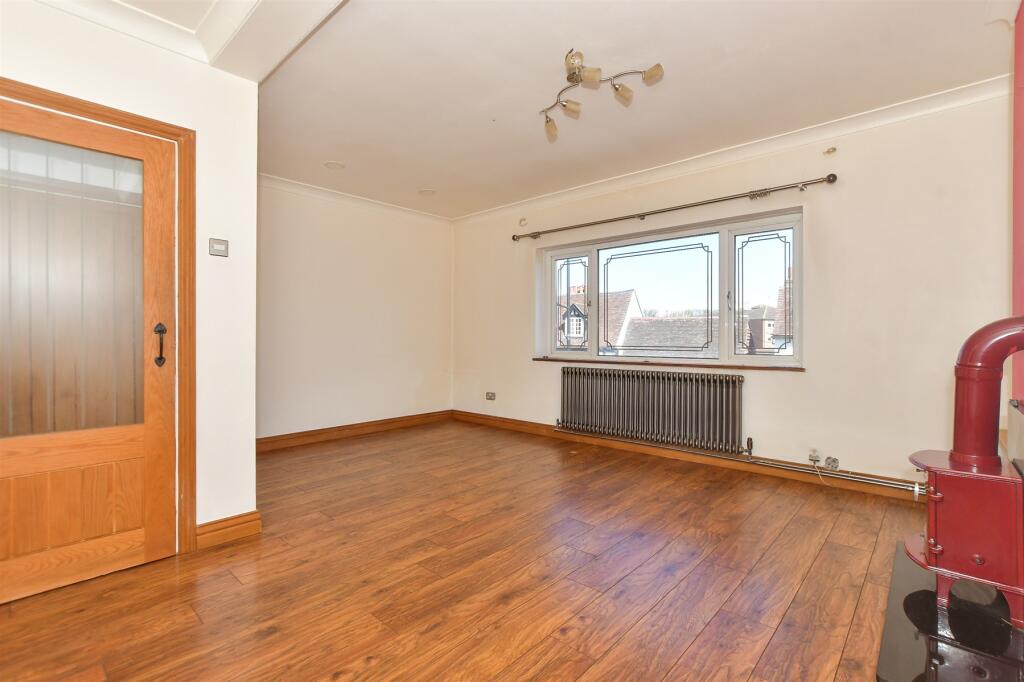 Main image of property: High Street, Hornchurch, Essex