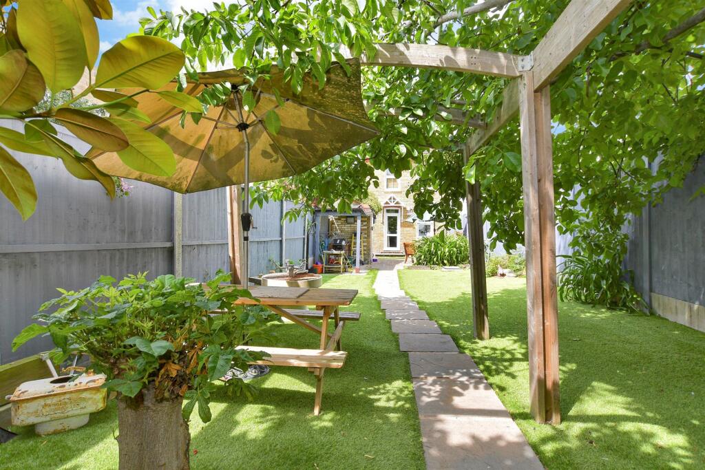 Main image of property: South Road, South Ockendon, Essex