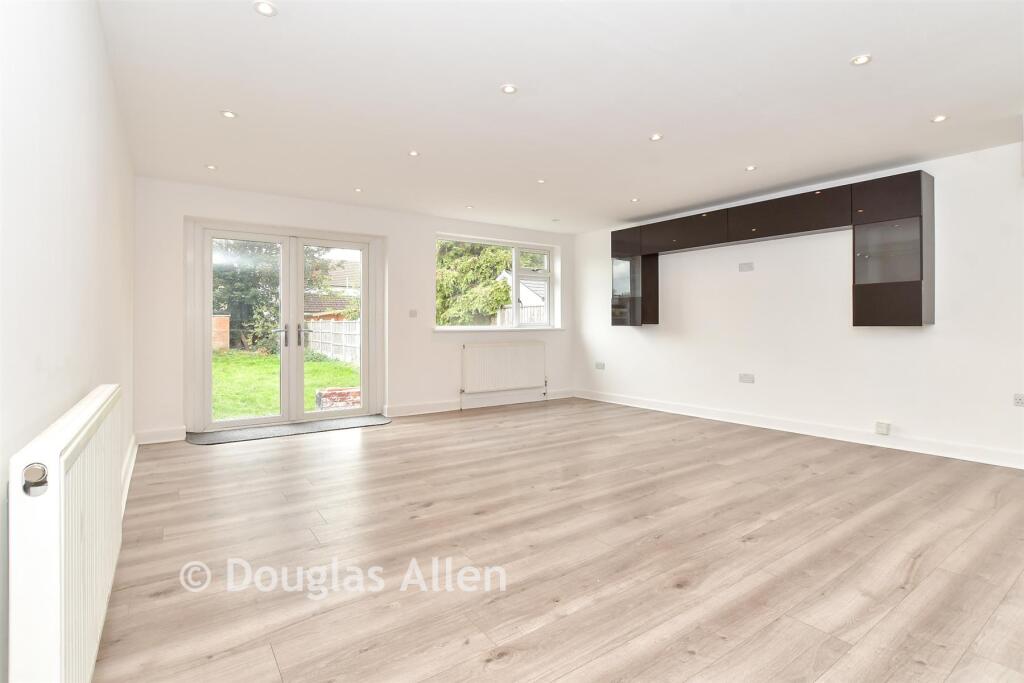 Main image of property: Upminster Road North, Rainham, Essex