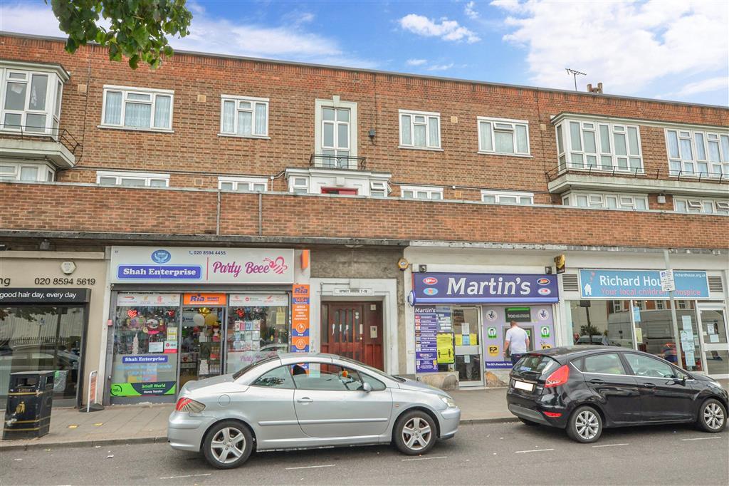 2 bedroom flat for sale in Longbridge Road, Barking, Essex, IG11