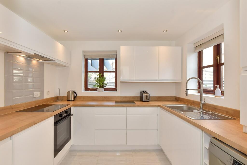 Main image of property: Horseshoe Close, Waltham Abbey, Essex