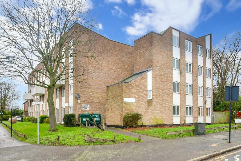 1 bedroom flat for sale in Upper Walthamstow Road, Walthamstow, E17