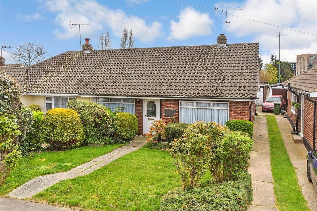 Main image of property: Edward Gardens, Wickford, Essex