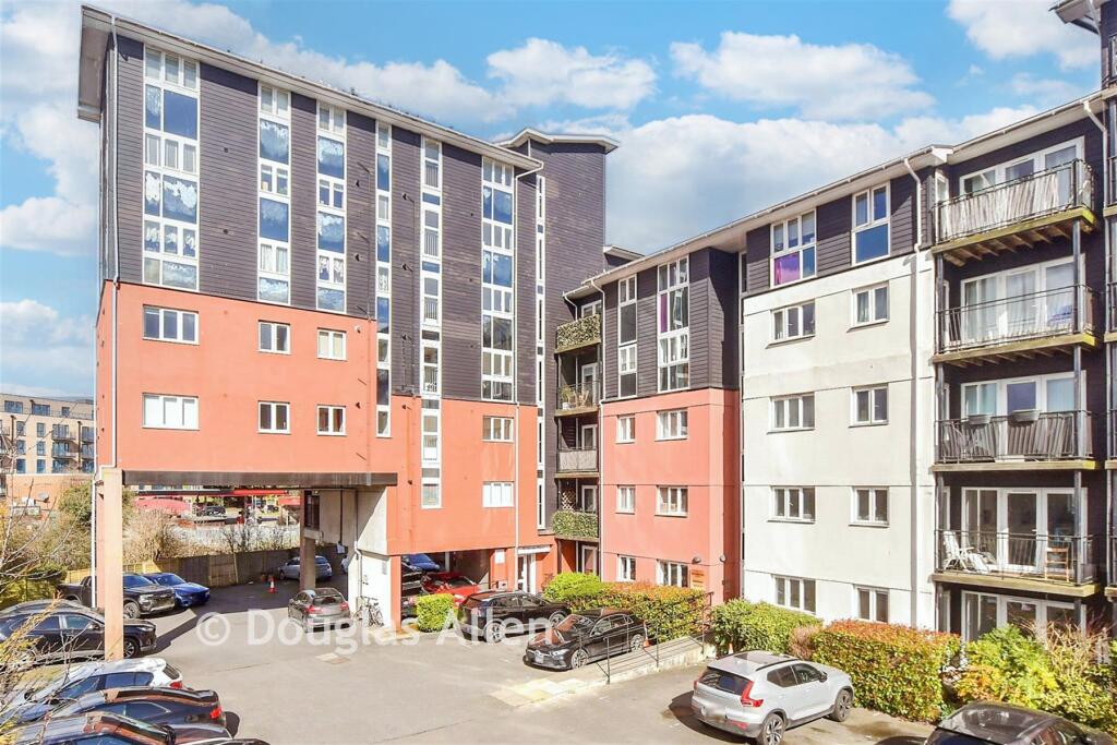 Main image of property: Lower Southend Road, Wickford, Essex