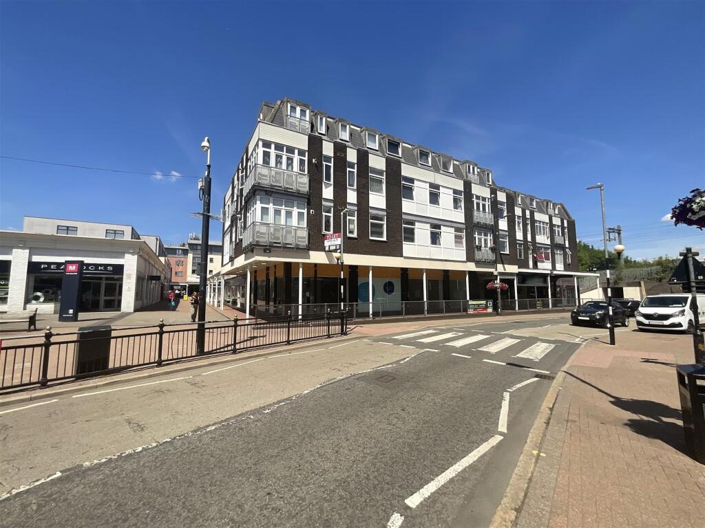 Main image of property: High Street, Wickford, Essex