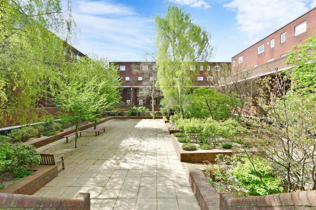 Studio flat for sale in Tamar Square, Woodford Green, Essex, IG8