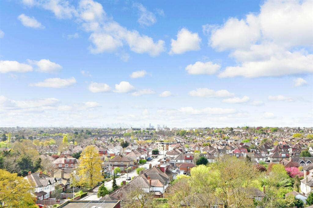 Studio flat for sale in Tamar Square, Woodford Green, Essex, IG8