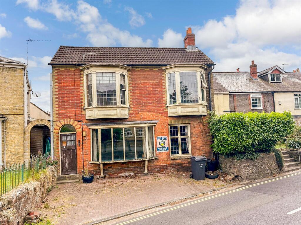 Main image of property: Carisbrooke Road, Newport, Isle of Wight