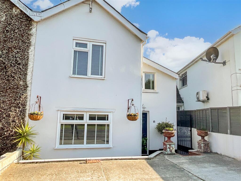 Main image of property: Binstead Hill, Binstead, Ryde, Isle of Wight