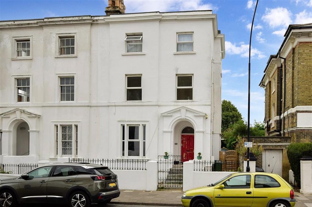 2 bedroom ground floor flat for sale in Street, Ryde, Isle of