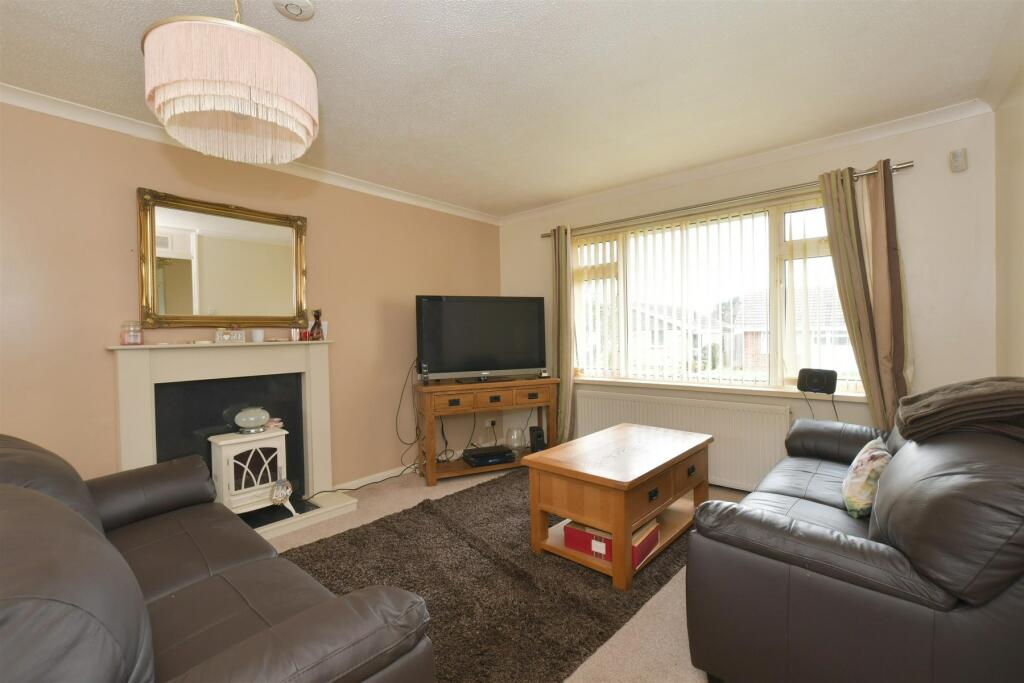 3 bedroom detached bungalow for sale in Coxs Green, Sandown, Isle of