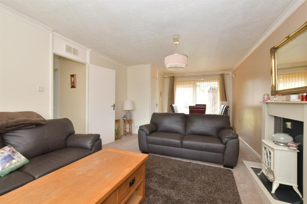 3 bedroom detached bungalow for sale in Coxs Green, Sandown, Isle of