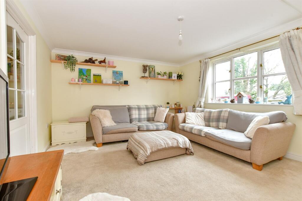 3 bedroom terraced house for sale in Bartletts Close, Newchurch