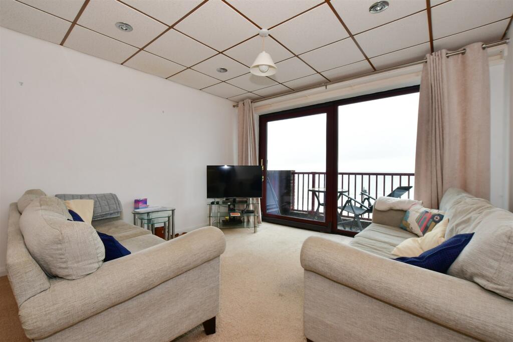 2 bedroom flat for sale in Esplanade, Shanklin, Isle of Wight, PO37