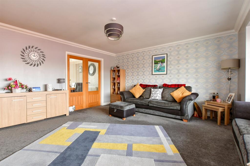 5 bedroom detached house for sale in Alverstone Road, Apse Heath