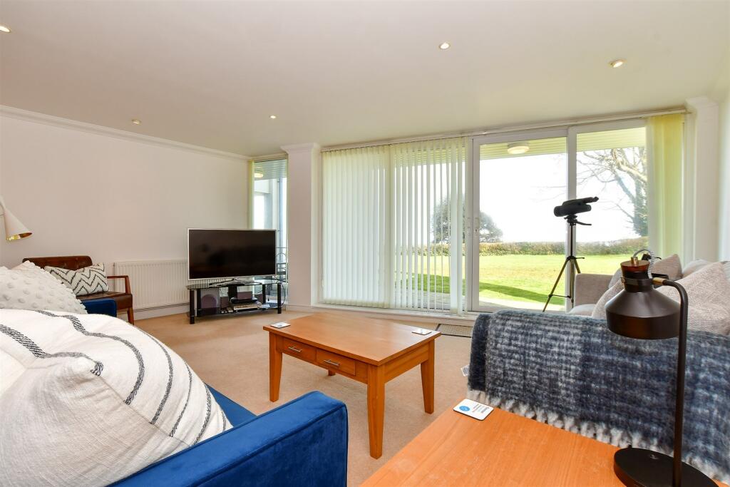 3 bedroom ground floor flat for sale in Road, Shanklin, Isle