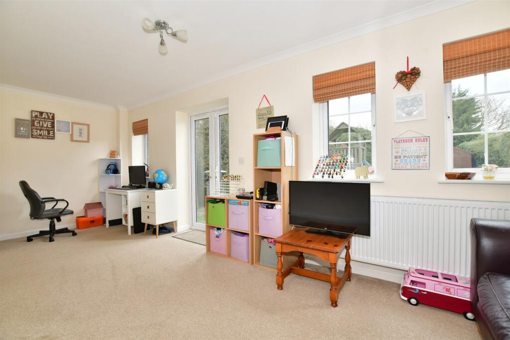 6 bedroom detached house for sale in Blind Lane, Challock, Ashford