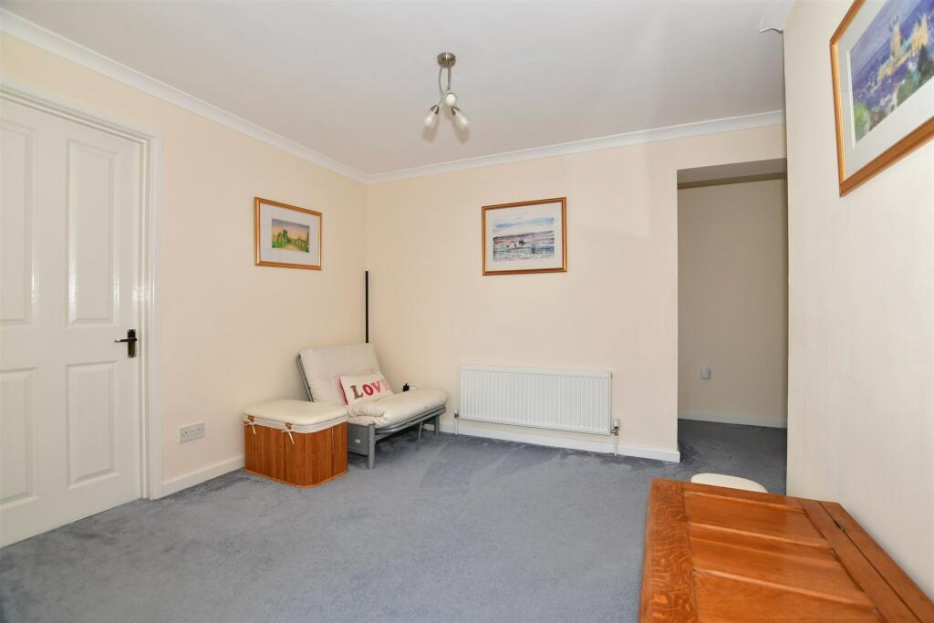 6 bedroom detached house for sale in Blind Lane, Challock, Ashford