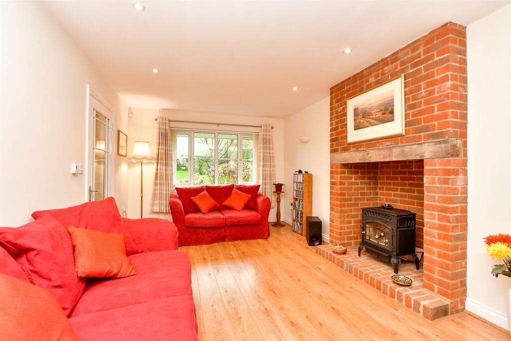 4 bedroom detached house for sale in Canterbury Road, Brabourne Lees