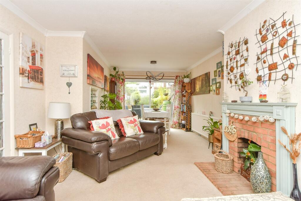 3 bedroom terraced house for sale in Longsfield, Aldington, Ashford