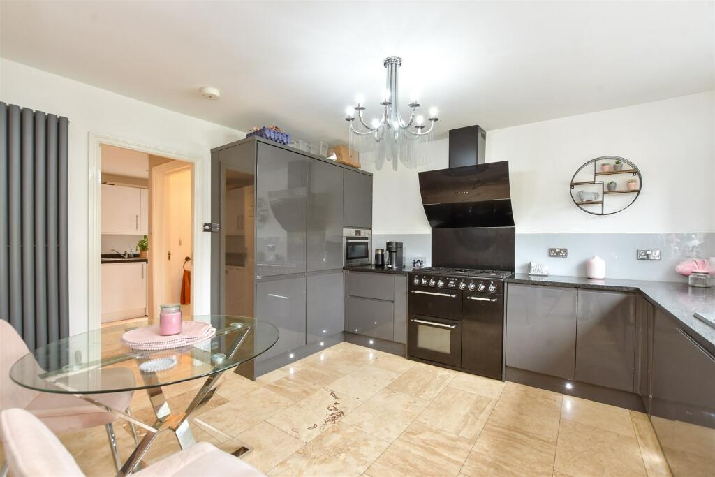 4 bedroom semidetached house for sale in Caring Lane, Bearsted