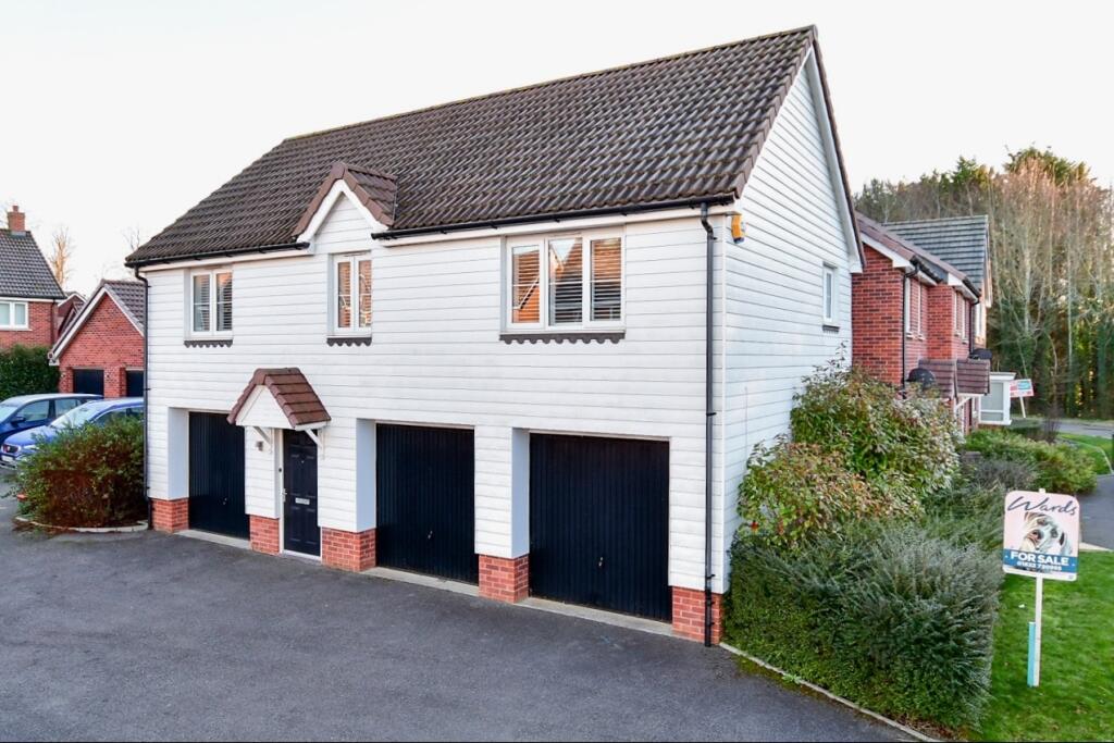 2 bedroom coach house for sale in Latter Road, Langley, Maidstone, Kent