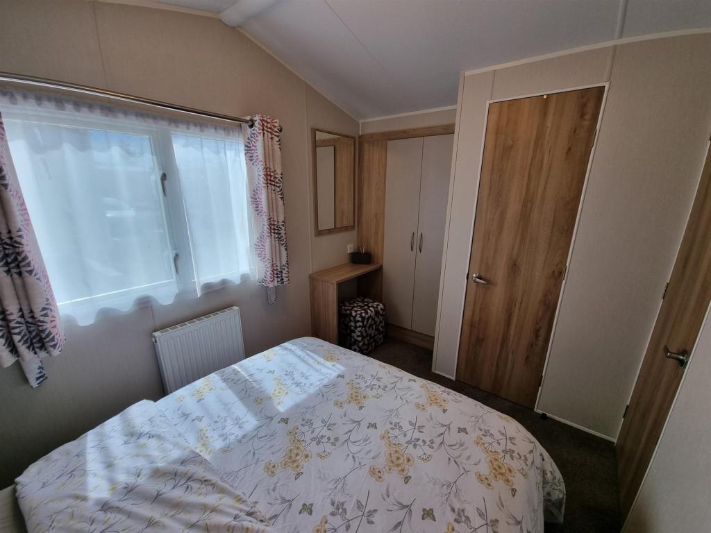 3 bedroom park home for sale in Shottendane Road, Birchington, Kent, CT7