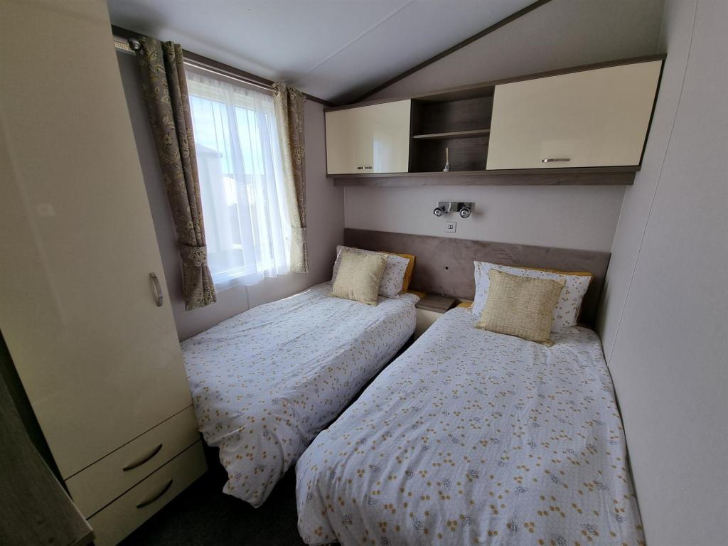 2 bedroom park home for sale in Shottendane Road, Birchington, Kent, CT7