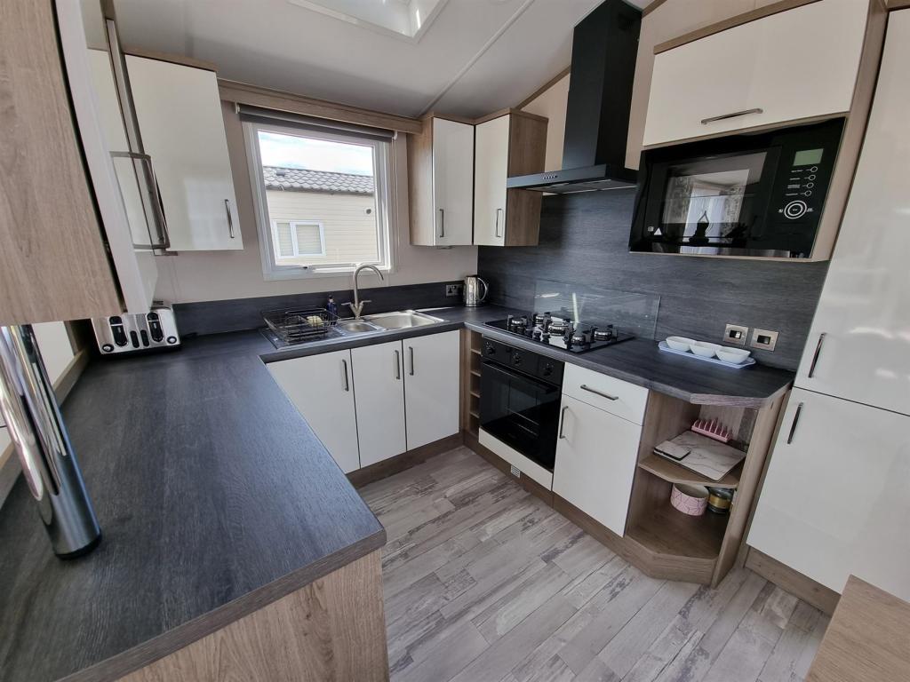 2 bedroom park home for sale in Shottendane Road, Birchington, Kent, CT7