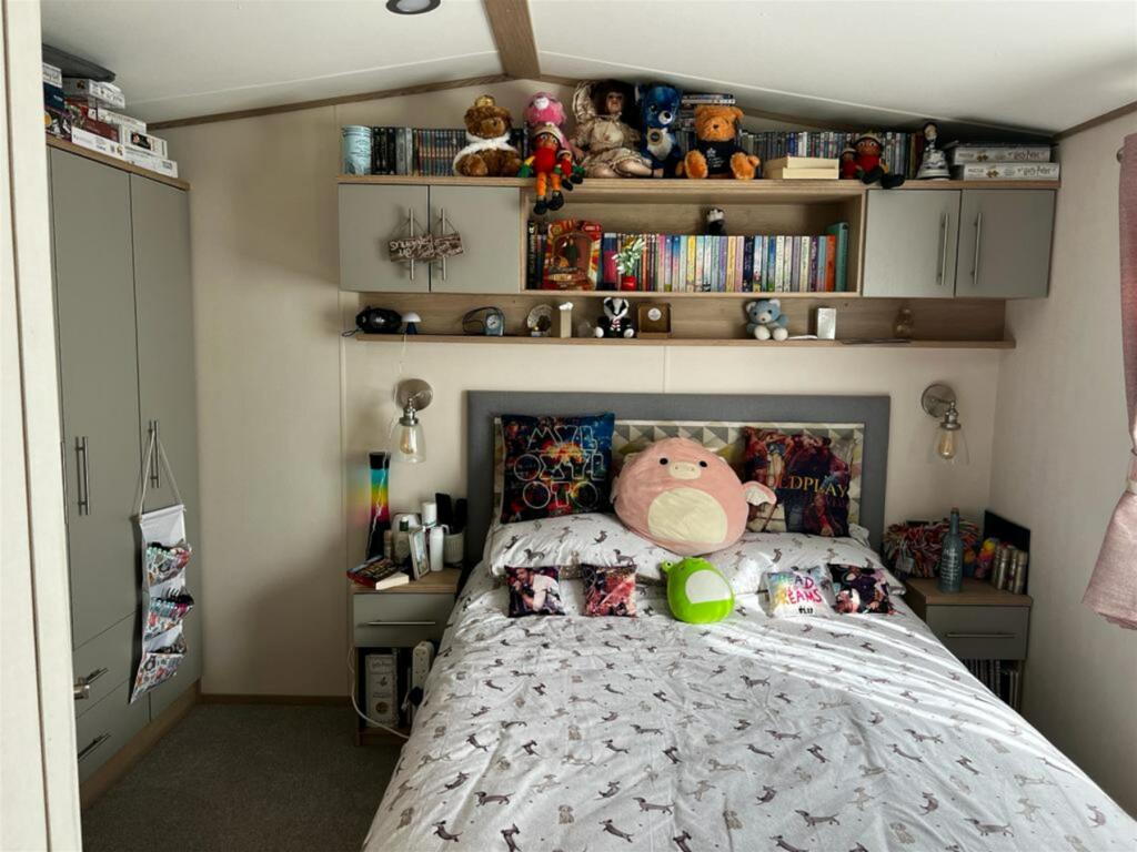 2 bedroom park home for sale in Birchington Vale Caravan Park