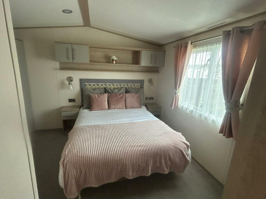 2 bedroom park home for sale in Shottendane Road, Birchington, Kent, CT7