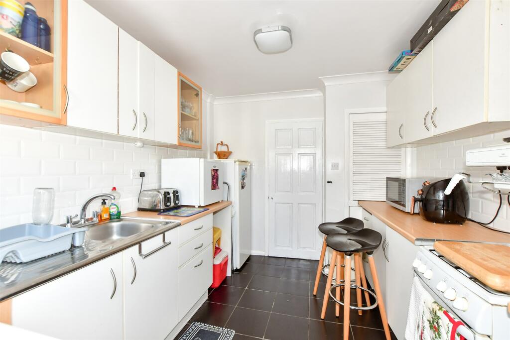 3 bedroom semidetached house for sale in Kings Road, Birchington, Kent