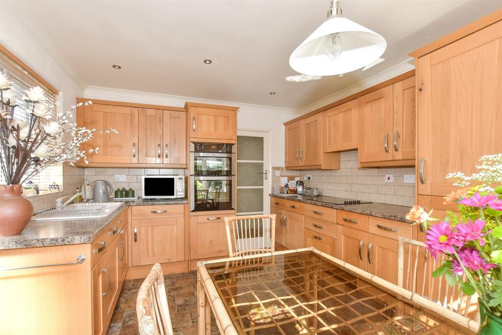 Additional property image - Grenham Bay Avenue, Minnis Bay, Birchington, Kent