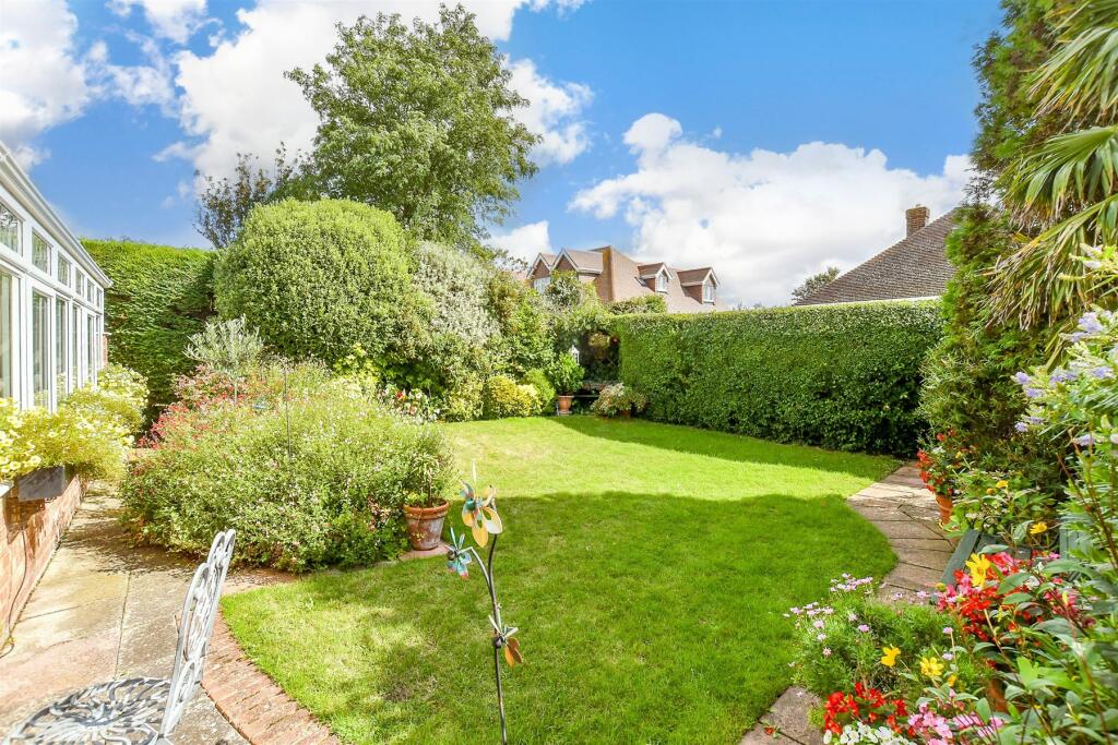 Additional property image - Grenham Bay Avenue, Minnis Bay, Birchington, Kent