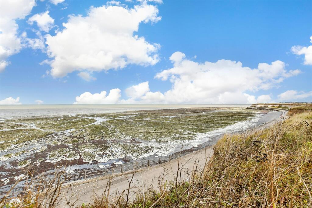 Additional property image - Grenham Bay Avenue, Minnis Bay, Birchington, Kent