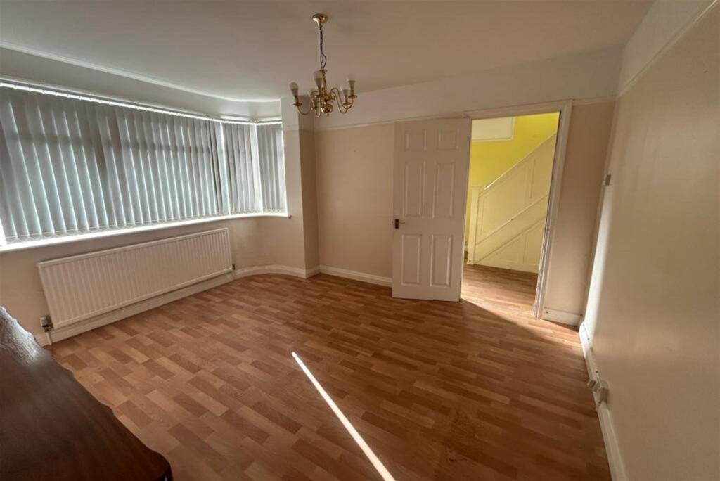 3 bedroom semidetached house for sale in Canterbury Road, Birchington