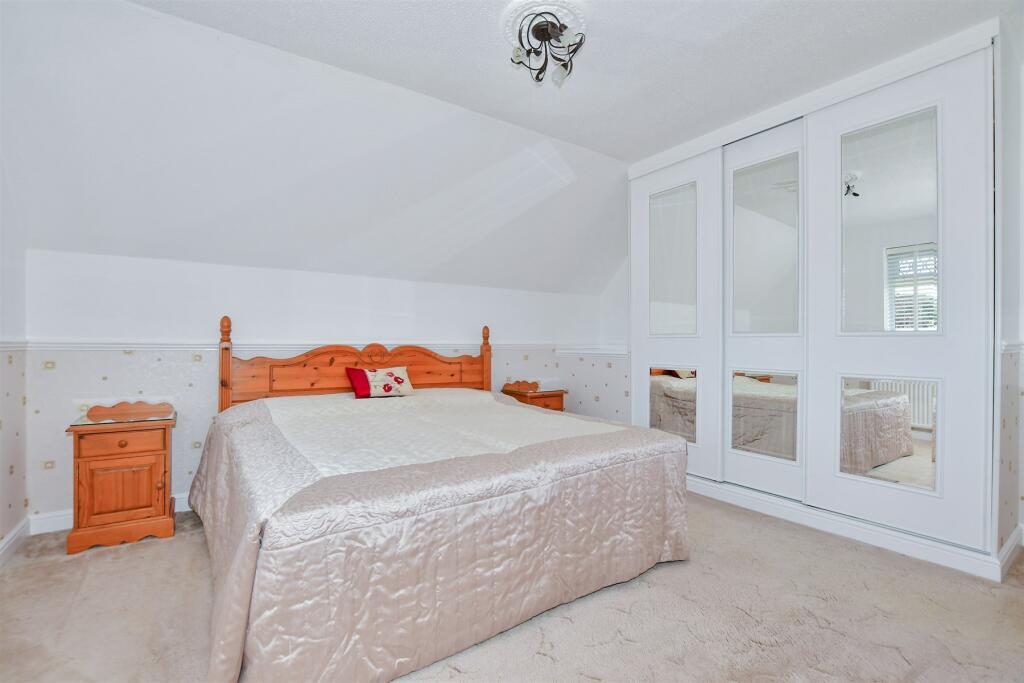 3 bedroom detached house for sale in Selwyn Drive, Broadstairs, Kent, CT10