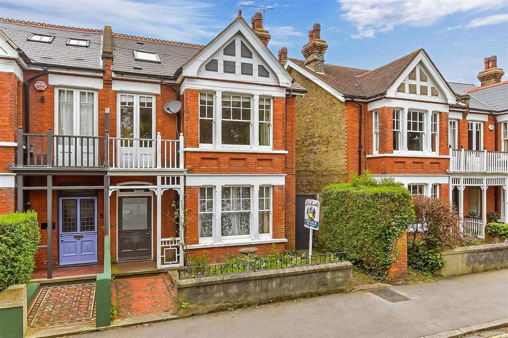 5 bedroom semidetached house for sale in Pierremont Avenue, Broadstairs, Kent, CT10