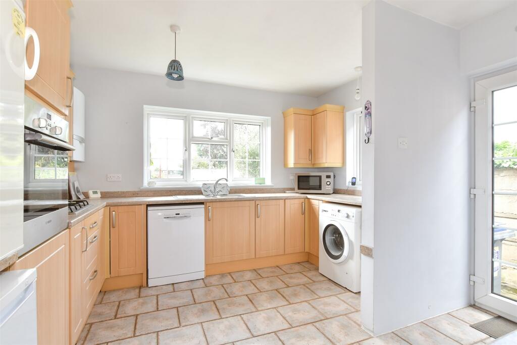 2 bedroom semidetached bungalow for sale in Popes Lane, Sturry