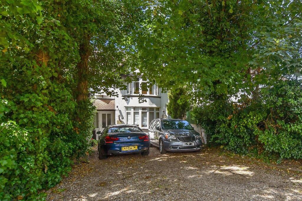 4 bedroom semi-detached house