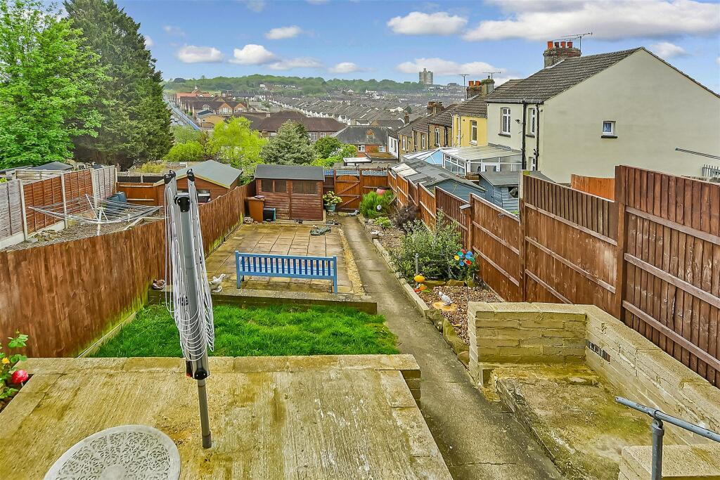 3 bedroom terraced house for sale in Upper Luton Road, Chatham, Kent, ME5