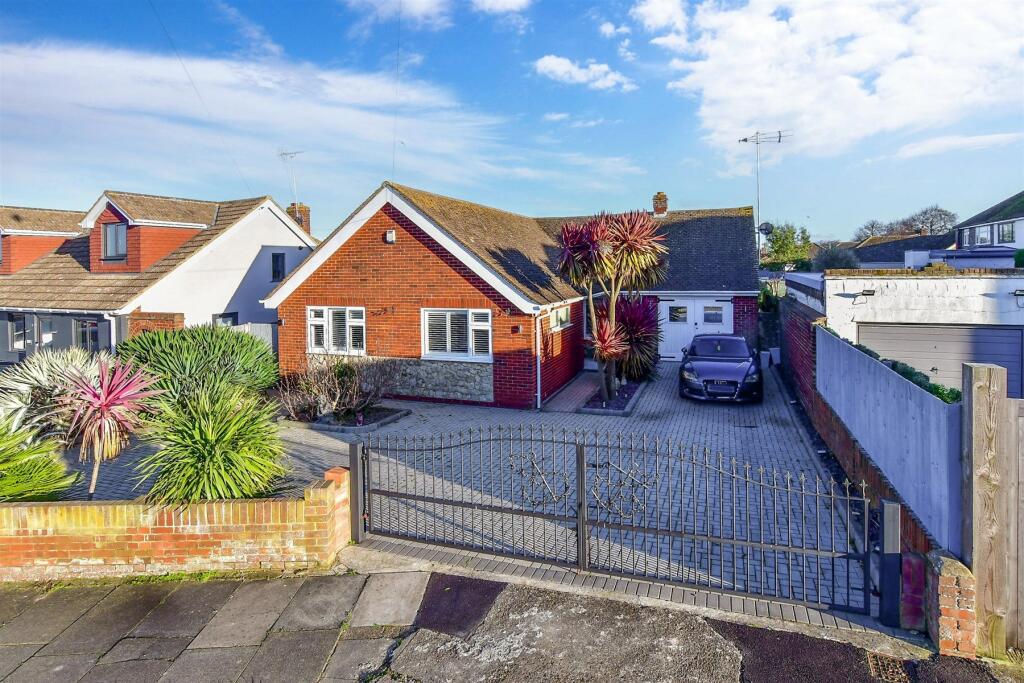 3 bedroom detached bungalow for sale in Clarence Avenue, Palm Bay, Margate, Kent, CT9