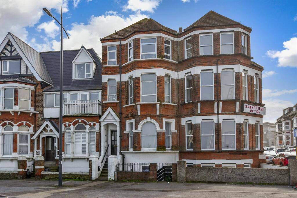 2 bedroom flat for sale in Canterbury Road, Westbrook, Margate, Kent, CT9