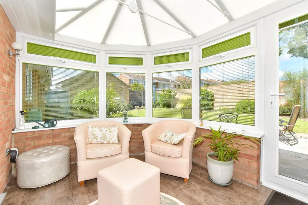 3 bedroom detached bungalow for sale in Egerton Drive, Palm Bay