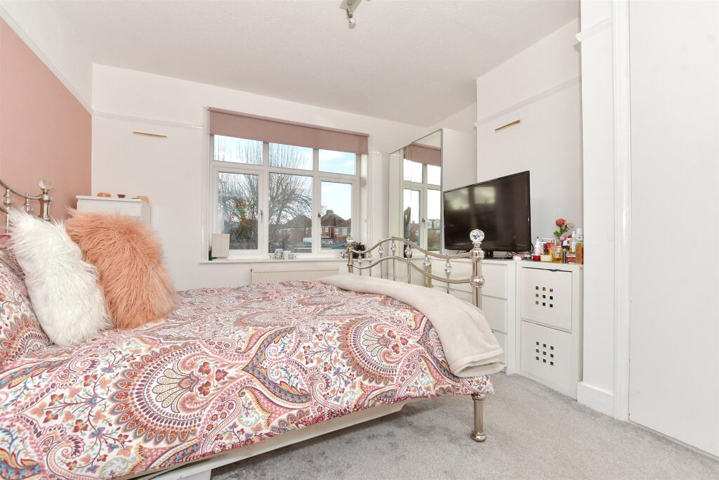 Additional property image - George V Avenue, Margate, Kent
